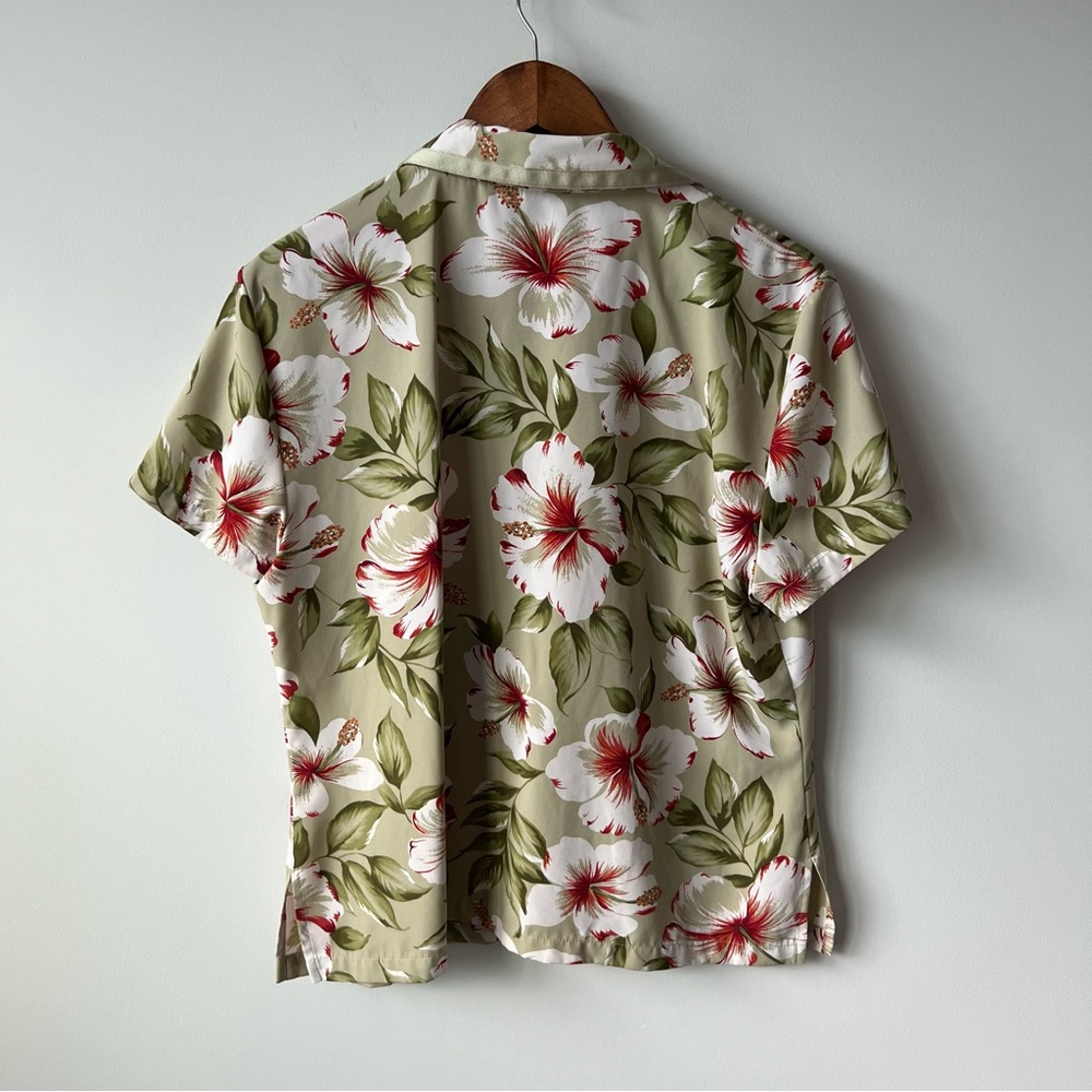 Judith Hart Collection Button Up - Picture 2 of 5